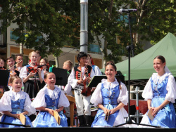 Folklorní soubor a Dětský folklorní soubor Jánošíček